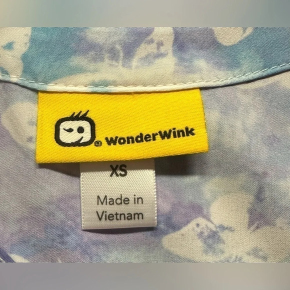 WonderWink Butterfly Scrub Top (NWT) - Picture 4 of 9